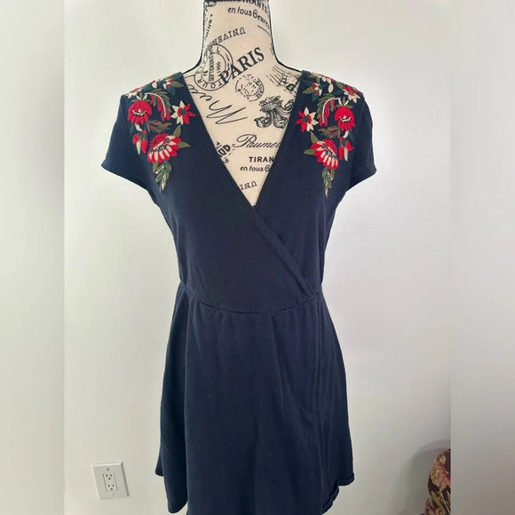 ZARA Womens Dress Size Small Navy Blue Knit Floral Embroidered Faux Wrap - Picture 7 of 12